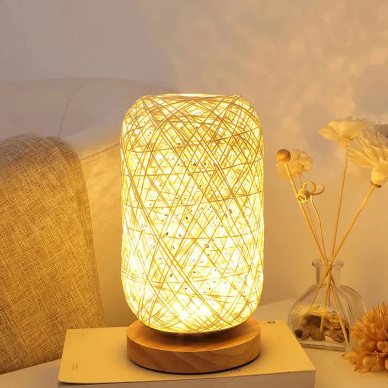 Nachttischlampe aus Rattan und Holz